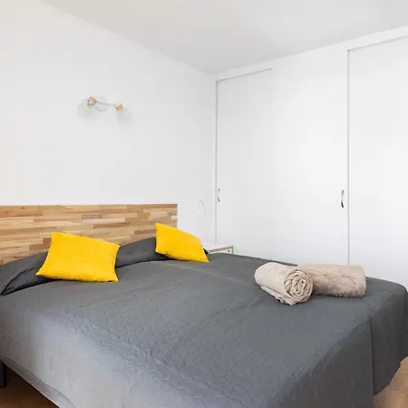 Home2book Stunning Sea Views & Pool, Apartman