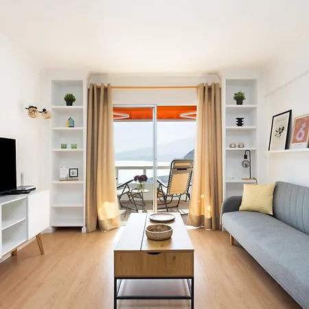 Home2book Stunning Sea Views & Pool, Appartamento *